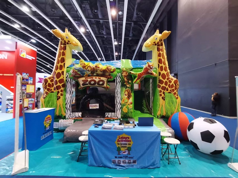 အပန်းဖြေလှုပ်ရှားမှုများ® သည် 4m Inflatable Bouncy Castle ဖြင့် IAAPA EXPO ASIA သို့ တိရစ္ဆာန်ရုံကို ယူဆောင်လာသည် အပန်းဖြေလှုပ်ရှားမှုများ® သည် 4m Inflatable Bouncy Castle ဖြင့် IAAPA EXPO ASIA သို့ တိရစ္ဆာန်ရုံကို ယူဆောင်လာသည်
